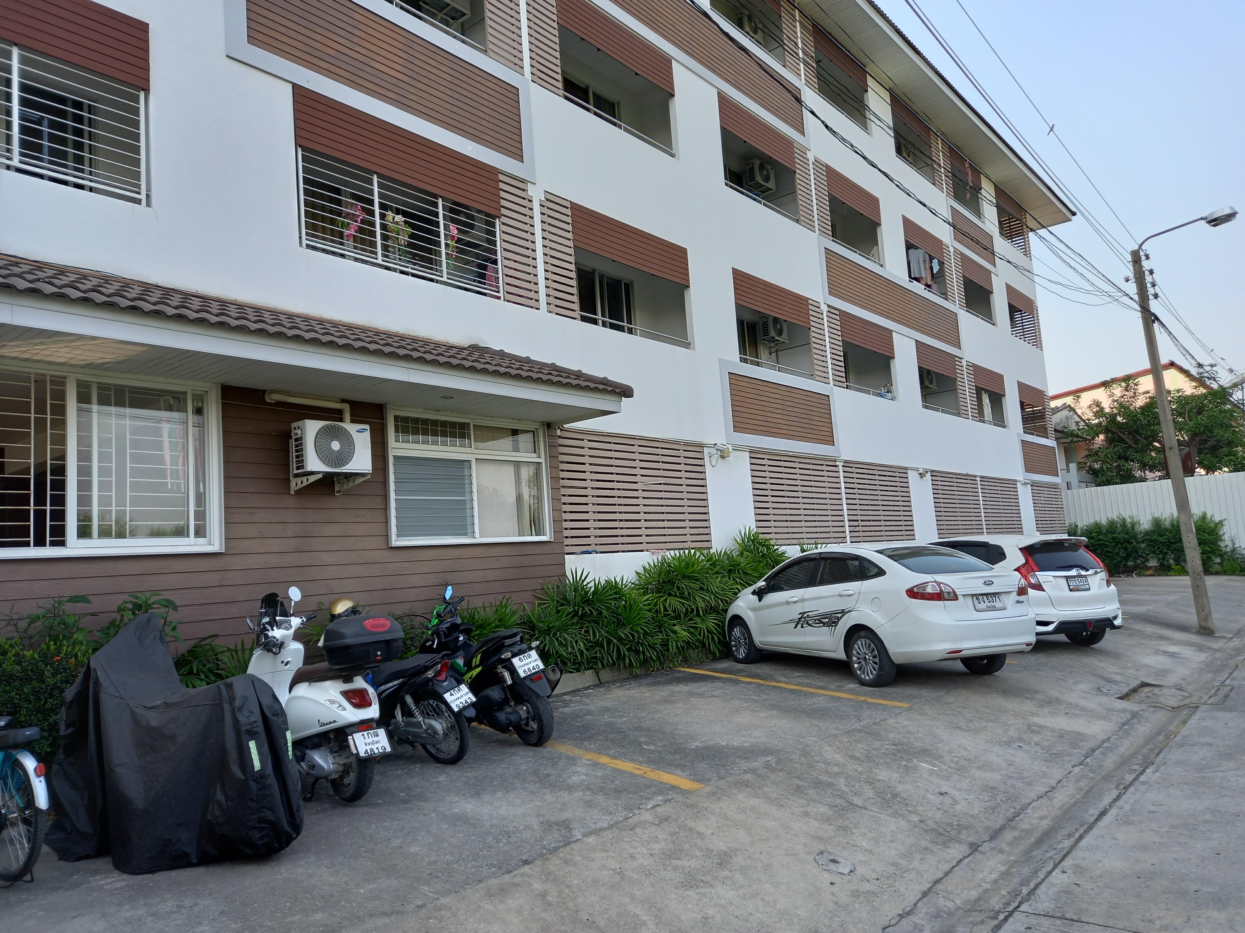 OYO 405 Ruan Plaisoi Apartment Banguecoque Exterior foto