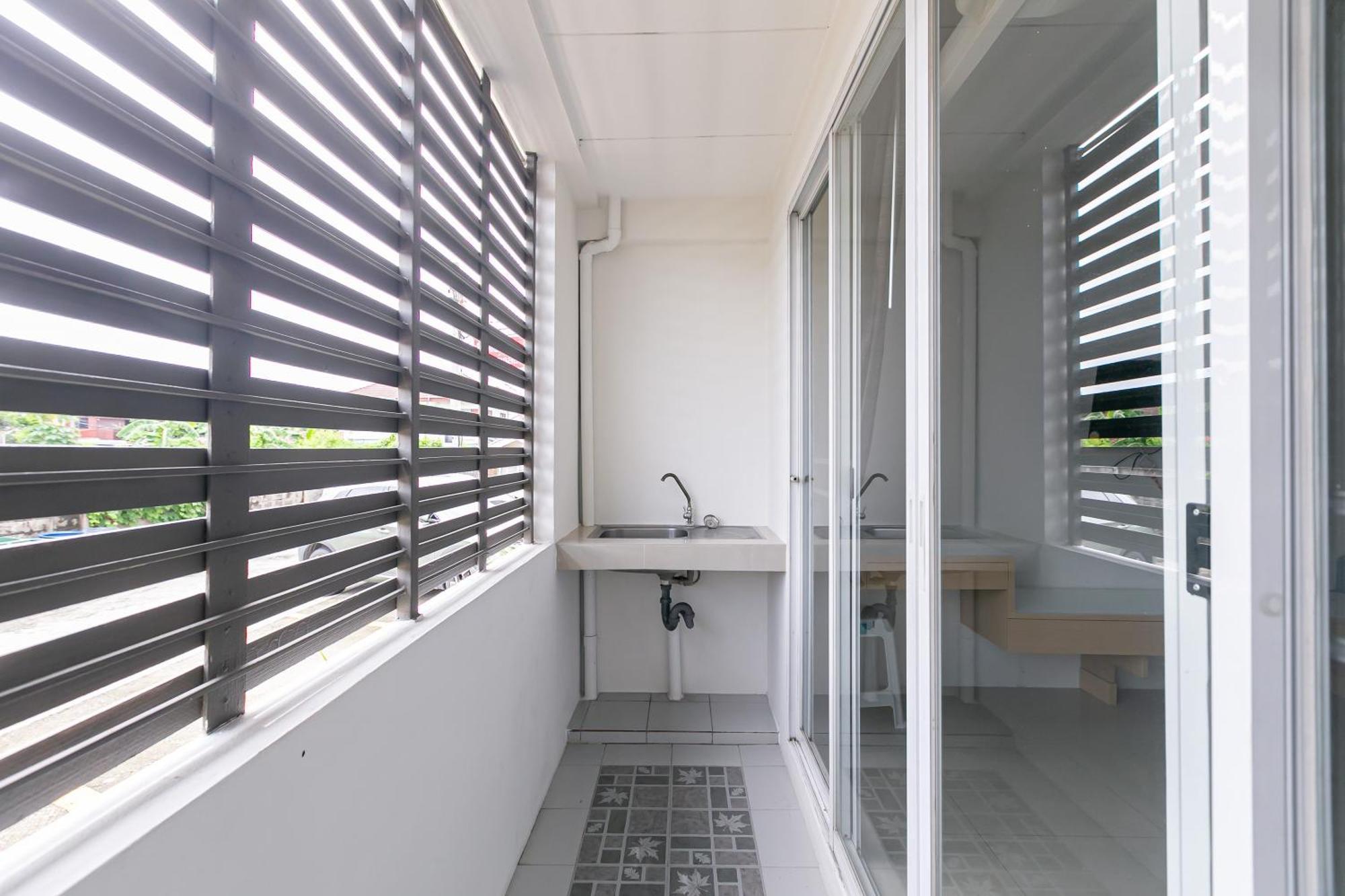 OYO 405 Ruan Plaisoi Apartment Banguecoque Exterior foto