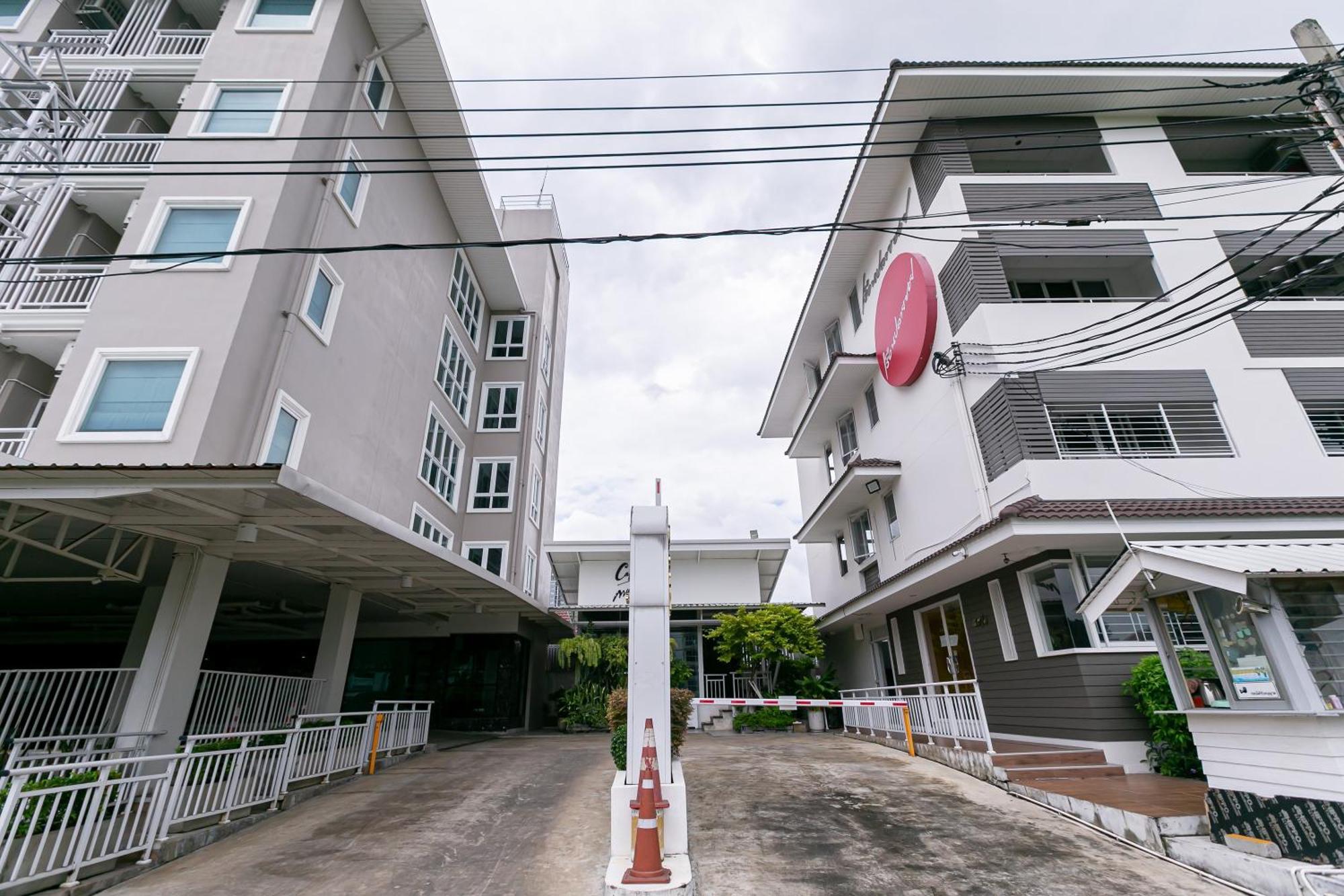 OYO 405 Ruan Plaisoi Apartment Banguecoque Exterior foto